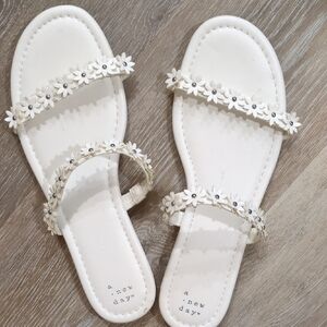 A New Day Women's White Floral Sandals